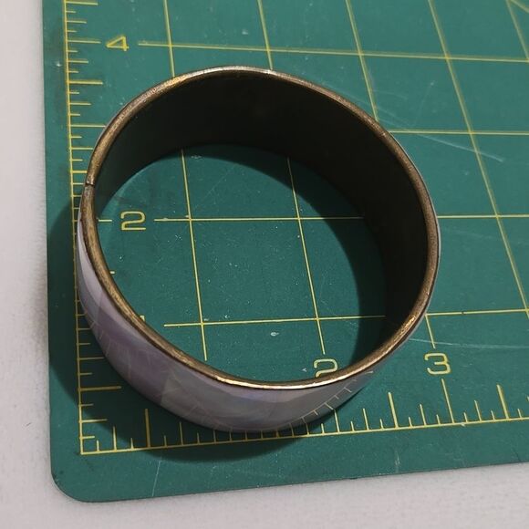 Vintage Mother of Pearl Bracelet - Picture 5 of 7